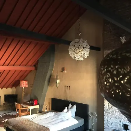 Oda ve Kahvaltı Thibault